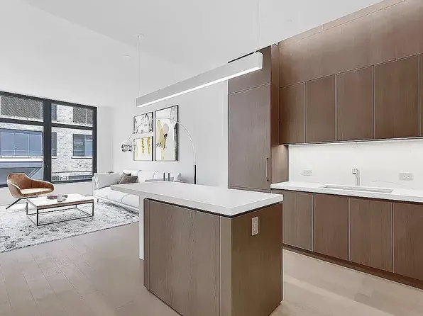 77 Charlton Street image 1 of 5