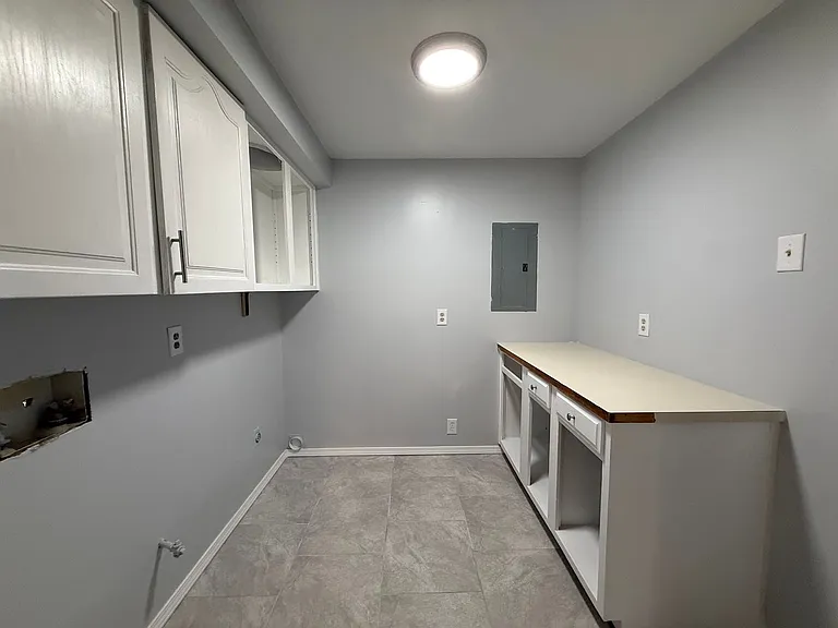 137 E K Pl — Photo 17