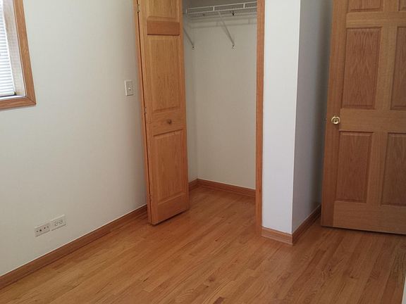5th image of 2744 N Artesian Ave #3