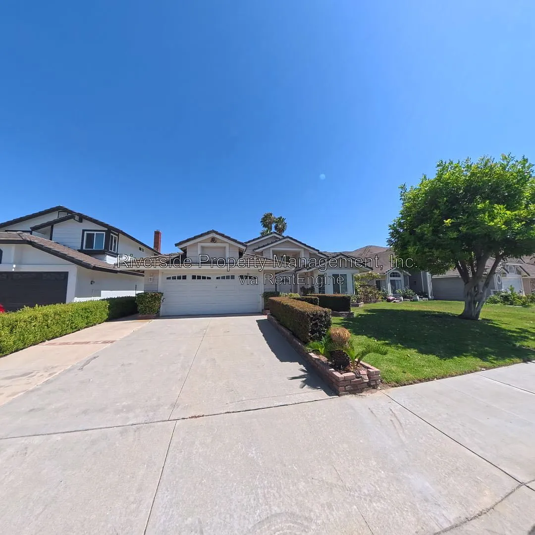 3 bed, 2.0 bath, 1395 sqft, $3,395 — Photo 3