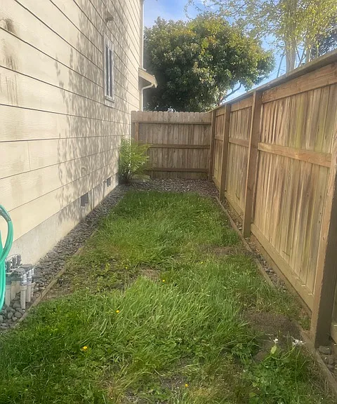 1864 Maplewood Dr — Photo 16