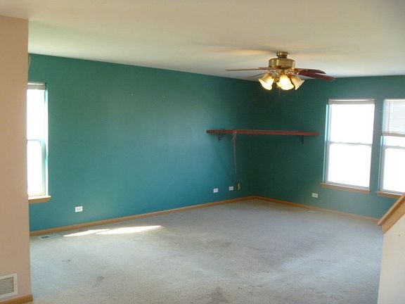 4th image of 814 Willow St