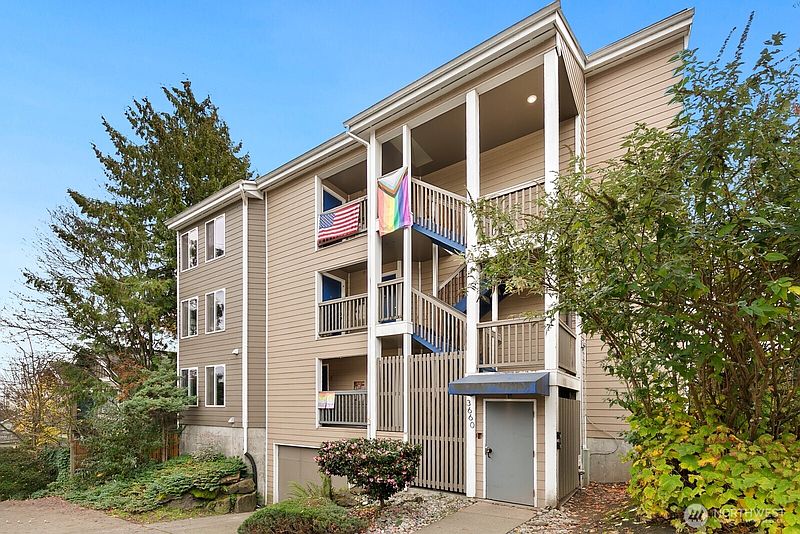 2nd image of 3660 Whitman Avenue N