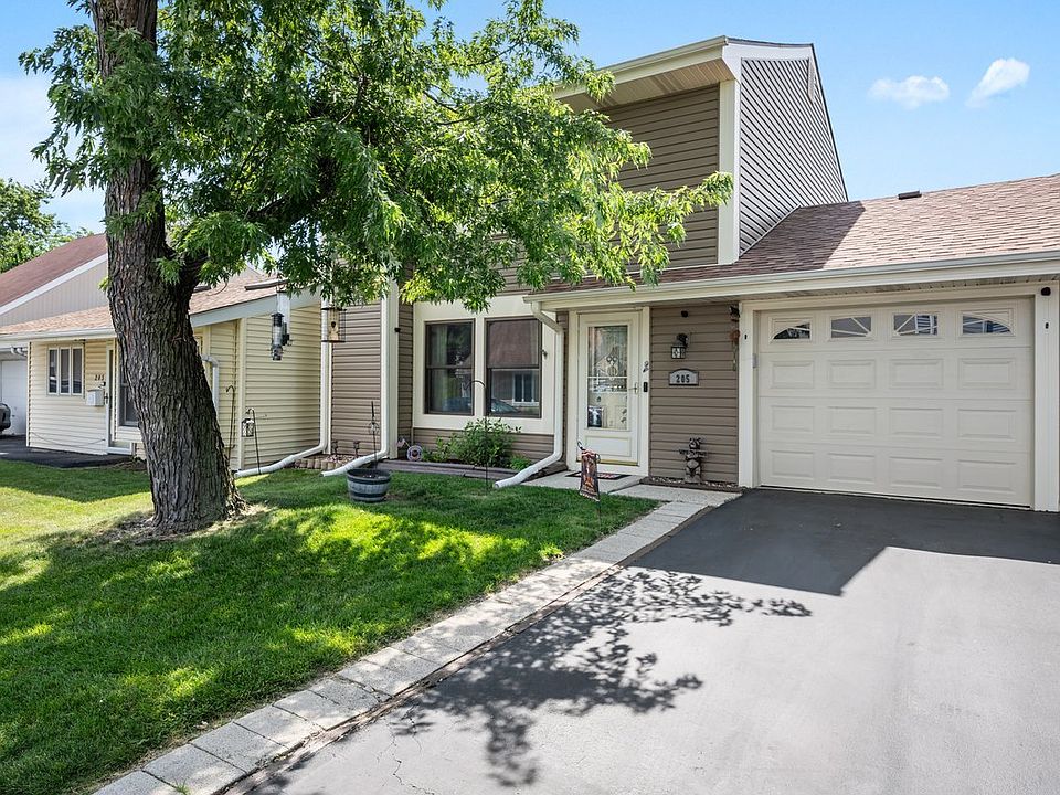 205 Robbin Dr, Romeoville, IL 60446 | Zillow