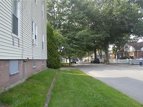 5th image of 157 Glenbridge Ave