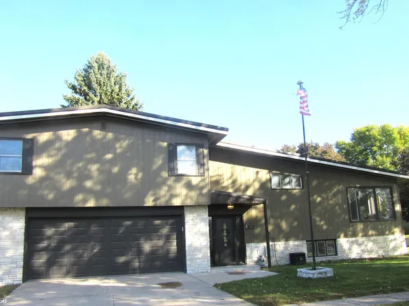 305 3rd Ave NW, Buffalo Center, IA 50424