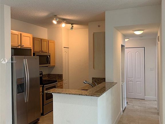5th image of 6001 SW 70th St APT 315