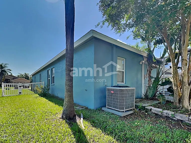 10419 Salisbury St — Photo 17