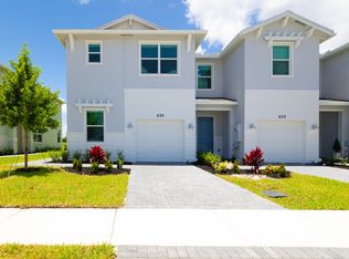 630 SE Lake Falls St, Port Saint Lucie, FL 34984