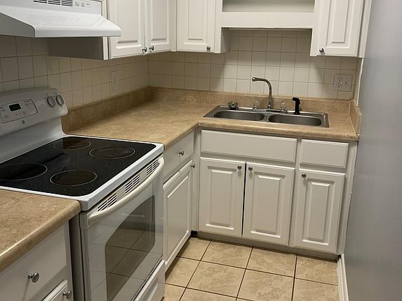 5th image of 8291 San Jose Manor Ct #5