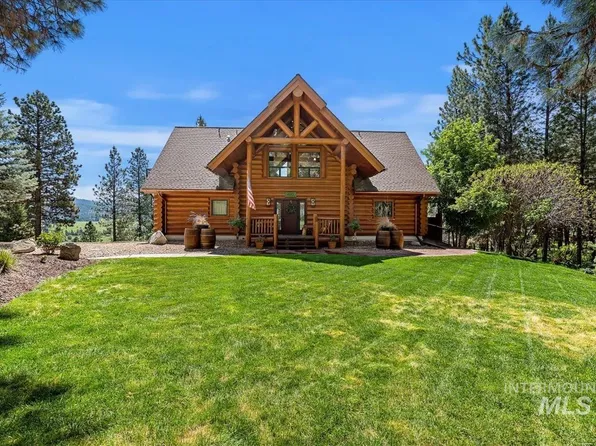 38 Blue Shadow Dr, Garden Valley, ID 83622