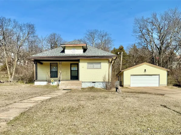 706 W Merrick St, Henryetta, OK 74437