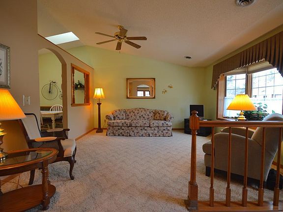 3rd image of 3644 Gershwin Ln N