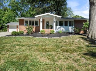 18 Crosswinds Dr, Saint Louis, MO 63132