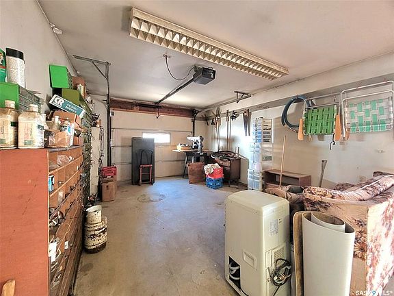 5th image of 846 8th AVENUE NW