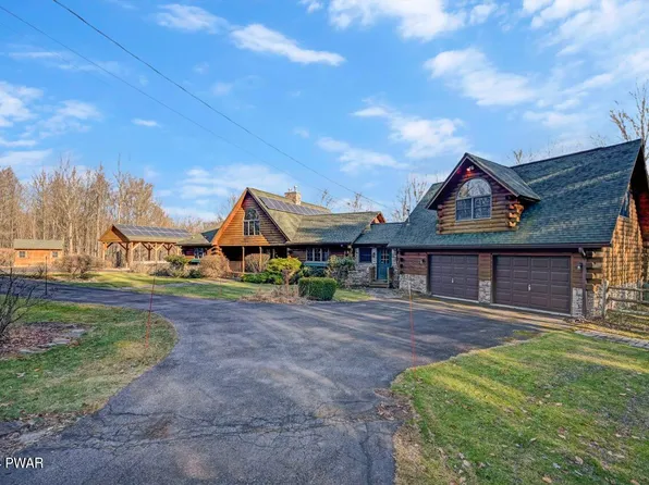 40 Laurel Hill Dr, Moscow, PA 18444