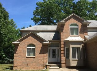 1655 Cardinal Rdg, West Bloomfield, MI 48324