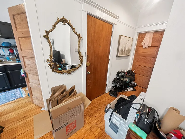 3813 N Wilton Ave #1A — Photo 2