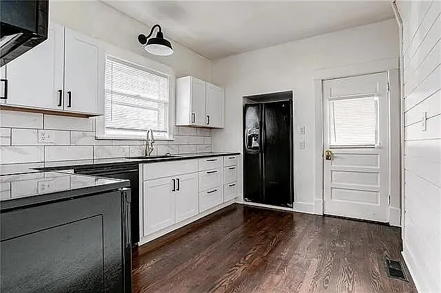 4417 Booth St — Photo 27