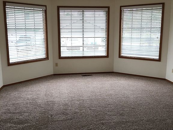4th image of 13134 SW Laurmont Dr