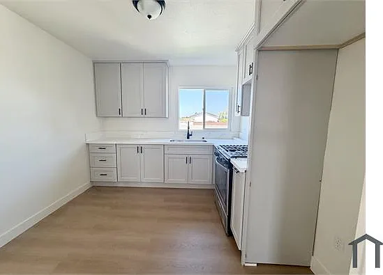 1426 W 83rd St #3 — Photo 1