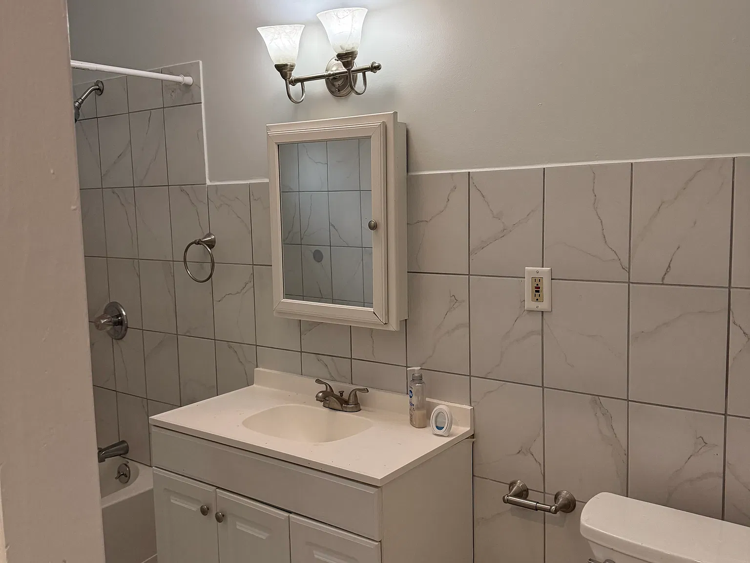 2 bed, 1150 sqft, $2,400 — Photo 4