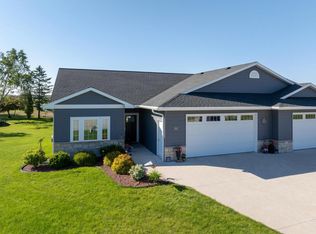 2532 Stoney Brook Ct, Manitowoc, WI 54220