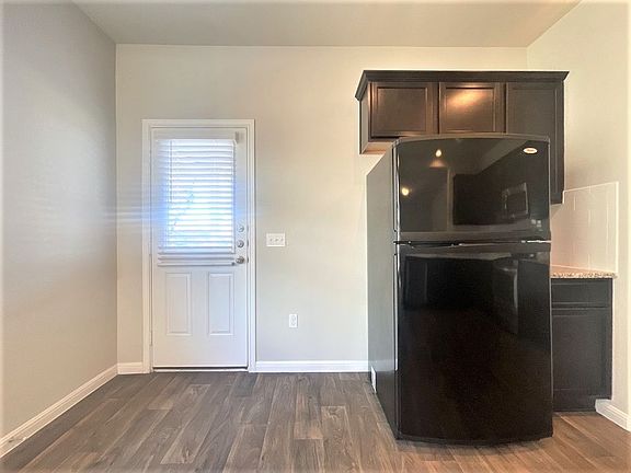 5th image of 141 Feather Grass Ave