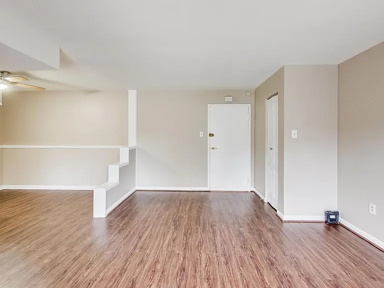 7611 Maple Ave #202 — Photo 9