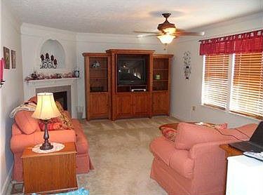 4th image of 702 Woodbridge Dr