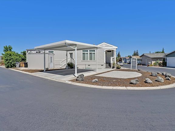 2nd image of 427 Chateau La Salle Dr