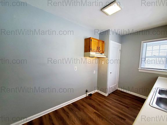 5th image of 657 Dawson St
