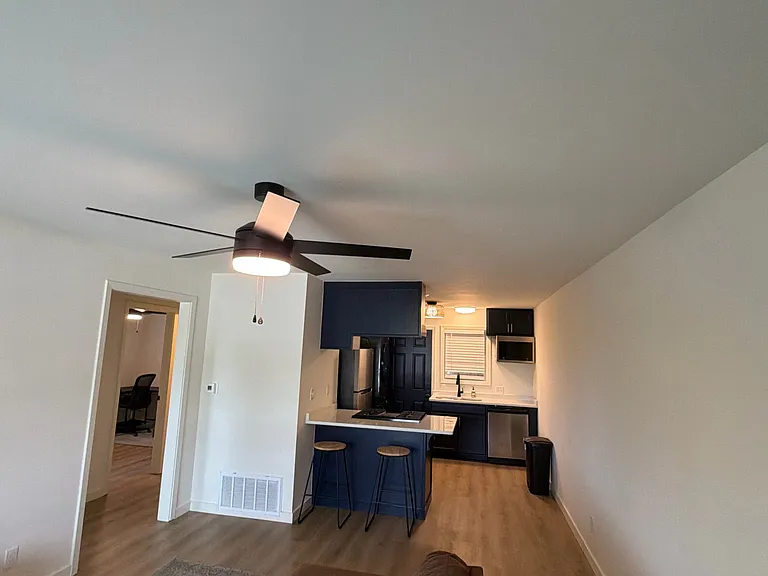 481 W Spruce St — Photo 4