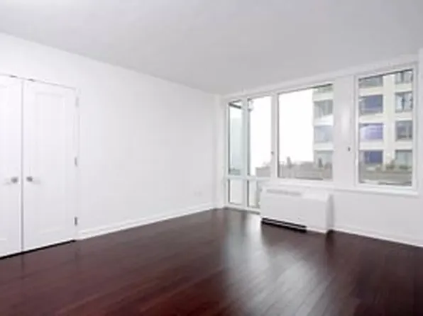 80 Riverside Boulevard image 1 of 9