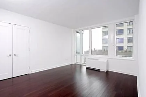 80 Riverside Blvd Photo 1