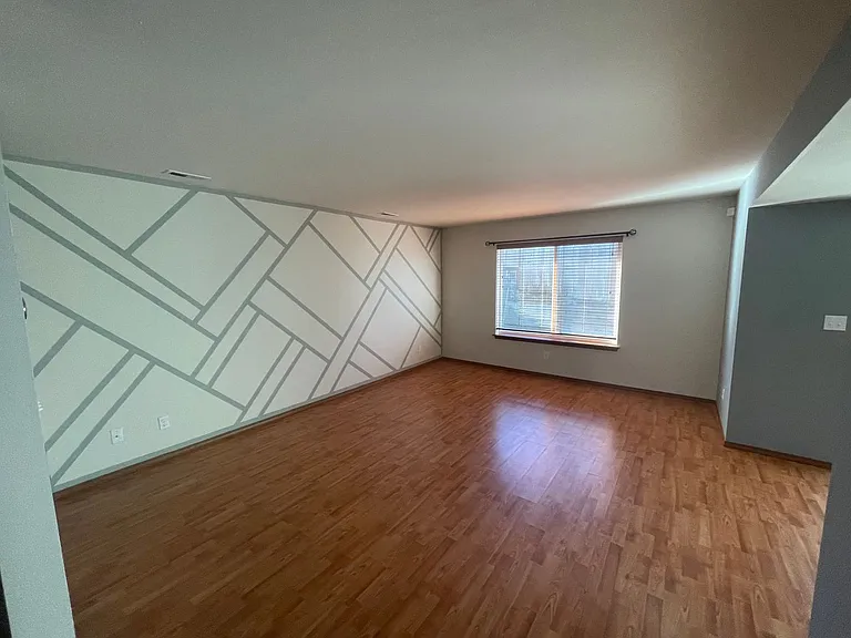 155 NE Melrose Dr — Photo 10