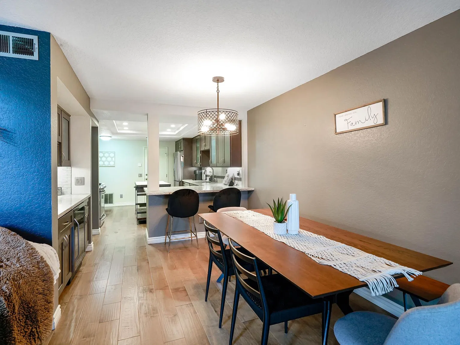 2 bed, 1668 sqft, $3,600 — Photo 4