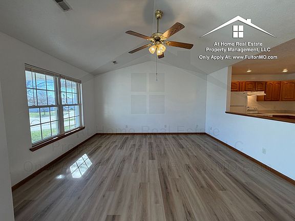 5th image of 1117-1119 Ashton Cir E