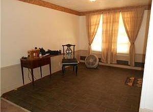 4th image of 3667 Greenbriar Dr