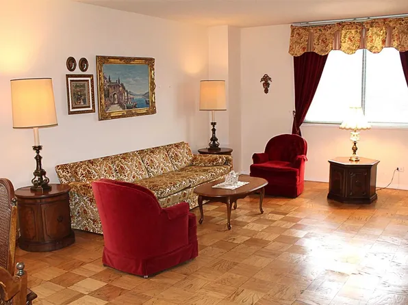 27110 Grand Central Pkwy APT 1E, Queens, NY 11005