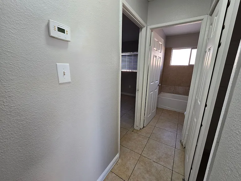2539 N Carroll St — Photo 8