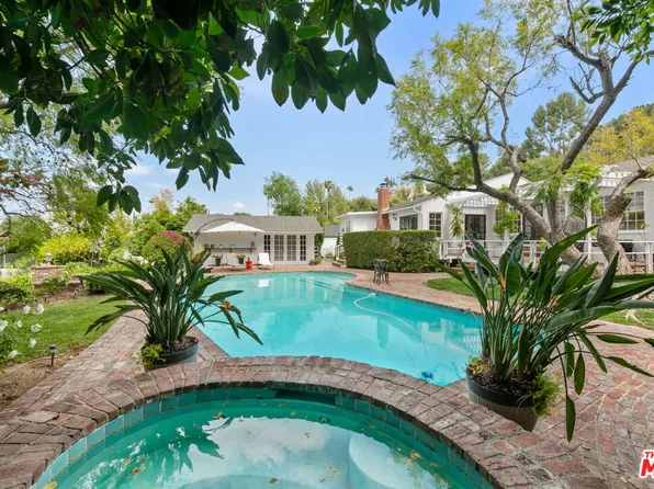 17949 Karen Dr, Encino, CA 91316