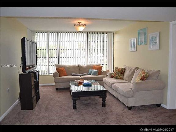 5th image of 1506 Whitehall Dr APT 205