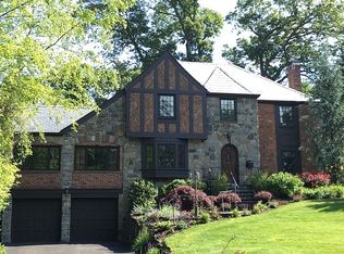 12 Forest Turn, Manhasset, NY 11030