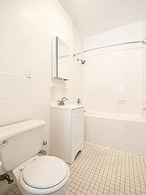 5th image of 26 W 27th St APT 40