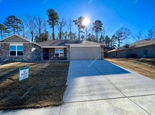 1949 Auburn Hills Dr, Benton, AR 72015