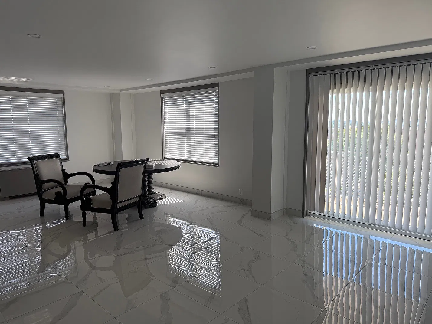 3 bed, $4,700 — Photo 2