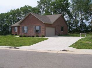 206 Sunset Dr, Centerville, IN 47330