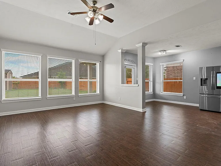 19415 Bronte Springs Ct — Photo 15