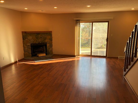 4th image of W163N11510 Windsor Ct #F
